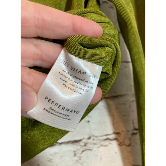 Peppermayo Crop Top Womens 6 Pea Green Slinky Tie Front Ruched Cropped Boho - Picture 15 of 15